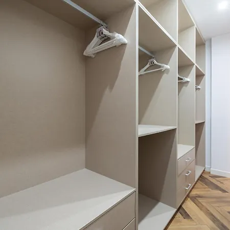 H2m Pasaje Nobleja Close Train St, Smarttv, Aacc Apartment *