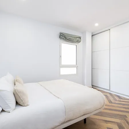 Apartment H2m Pasaje Nobleja Close Train St, Smarttv, Aacc *